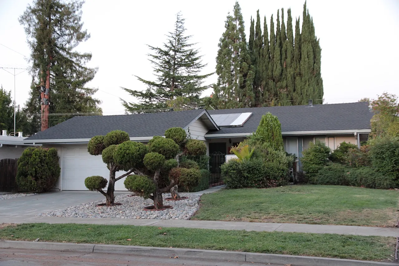 1020 Oaktree Dr photo 1
