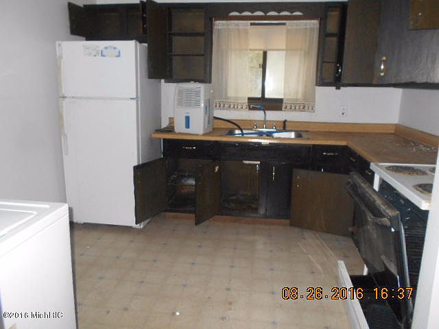 1st image of 5647 Broadway St