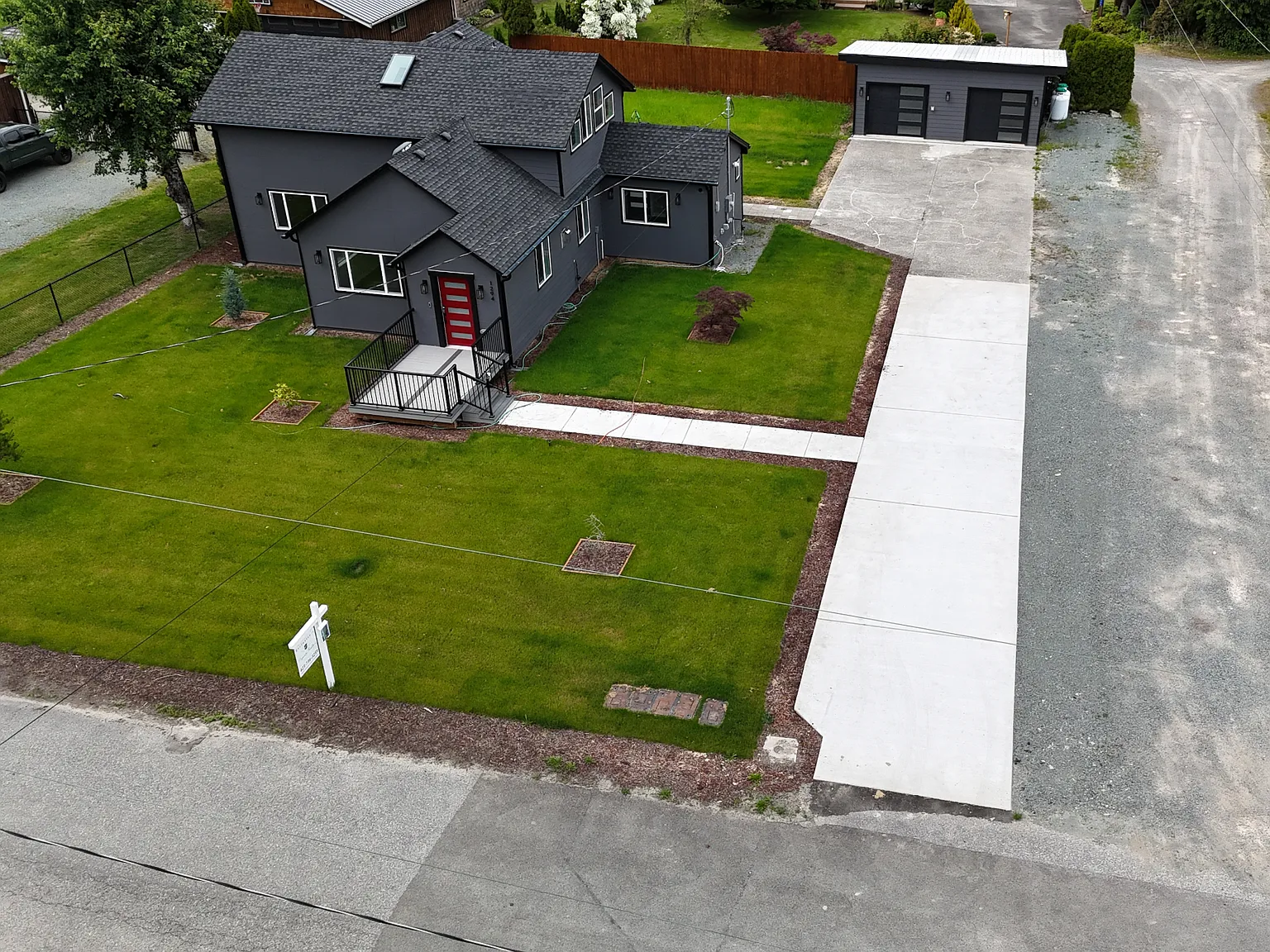 4 bed, 2260 sqft, $3,000 — Photo 2