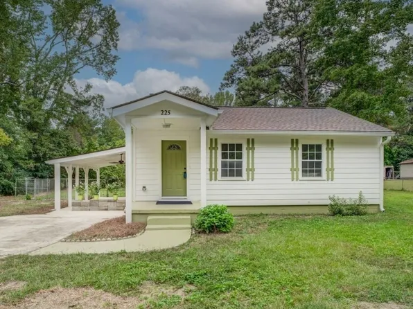 225 Moore Rd NE, Oxford, GA 30054