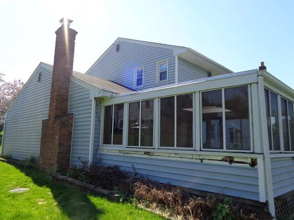 5th image of 97 Panorama Dr