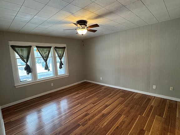 3rd image of 21 Rich Pl Floor 1