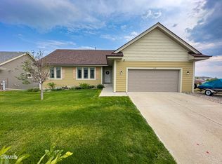 3319 Wheat Ridge St, Williston, ND 58801