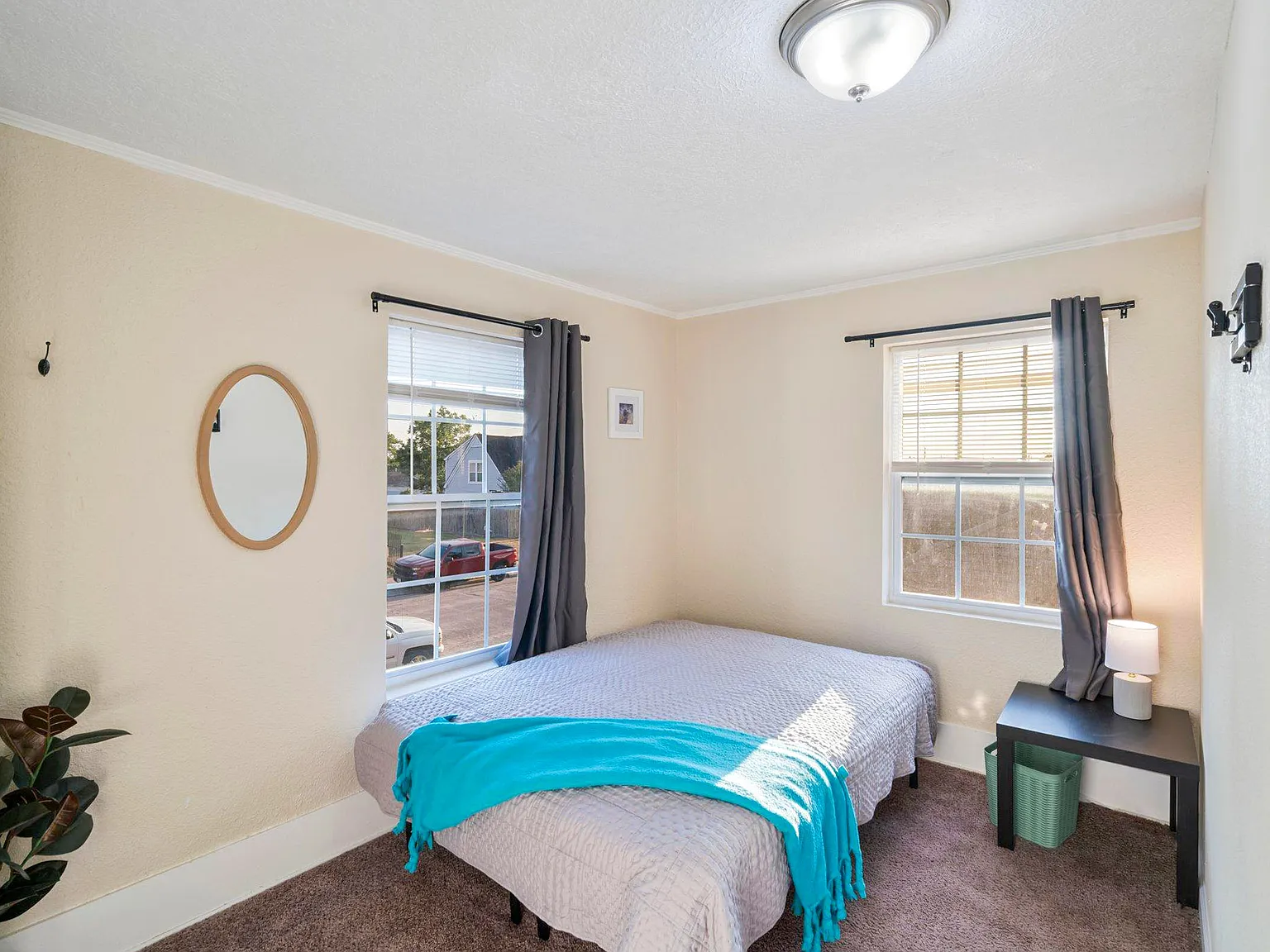 4 bed, 3.5 bath, 1456 sqft, $637 — Photo 1