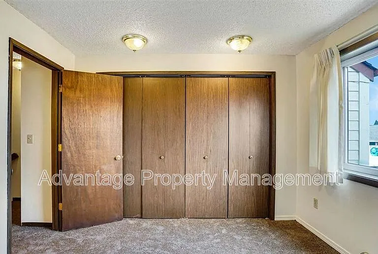 1445 NW Division St #6 — Photo 5