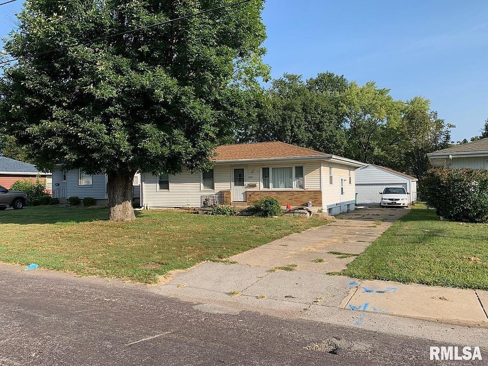 2nd image of 3019 W Garden St