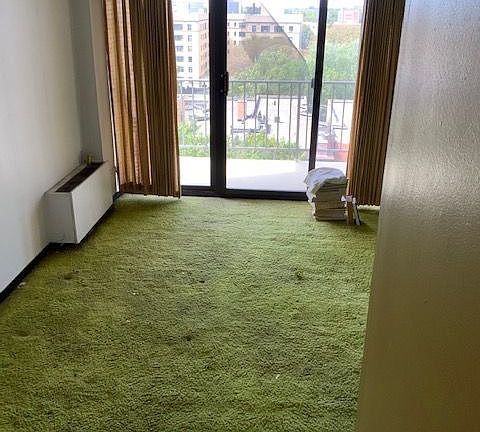 5th image of 5471 S Hyde Park Blvd APT 9A