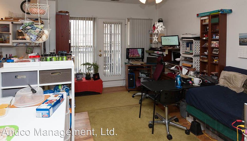 1st image of 900 W Gunnison St #106