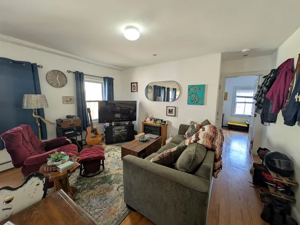 35 Roberts Rd #3, Cambridge, MA 02138