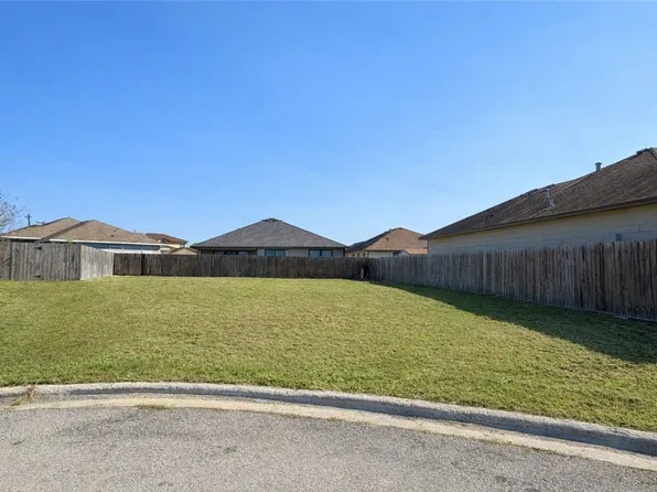 7210 S Lake Bliss Cir, Corpus Christi, TX 78414