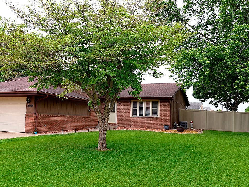 1st image of 1301 Briarcrest Dr