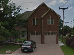 17950 Superior St, Southgate, MI 48195