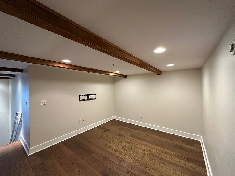 435 S Front St #109 — Photo 15