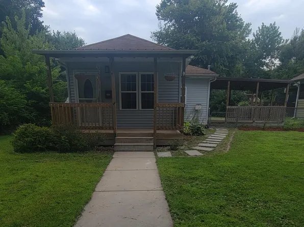 707 Maple St, Wamego, KS 66547