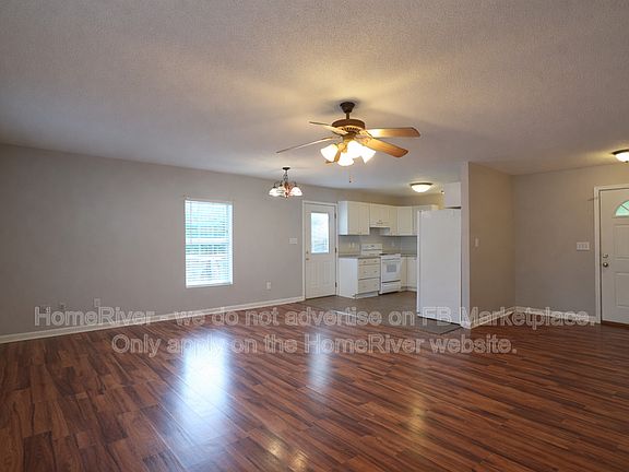 4th image of 224 Harmon St