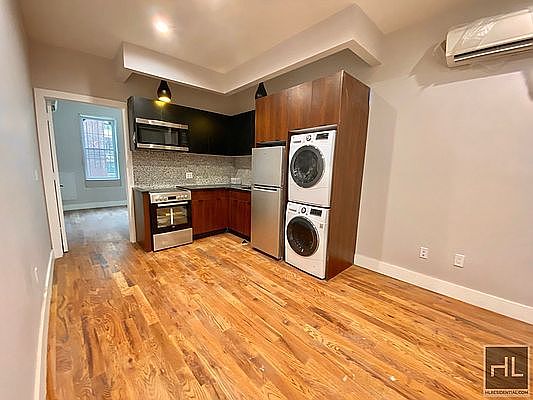1st image of 325 Putnam Ave #1LL