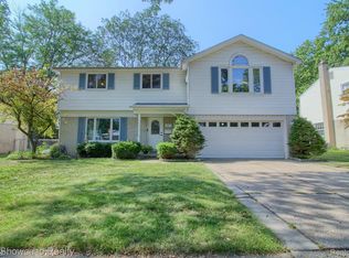 39175 Parkhurst St, Livonia, MI