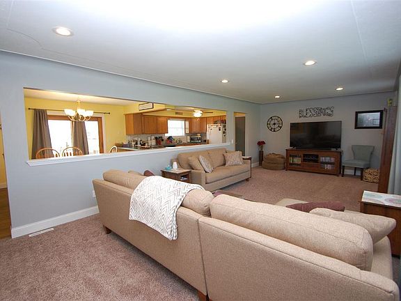 5th image of 2038 Darrin Dr