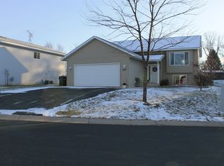 630 Texas Ave NW, Hutchinson, MN 55350