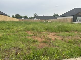 2100 Yellowstone Dr, Barling, AR 72923