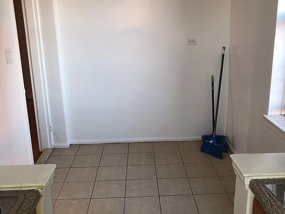 3rd image of 14055 Burden Cres APT 6D