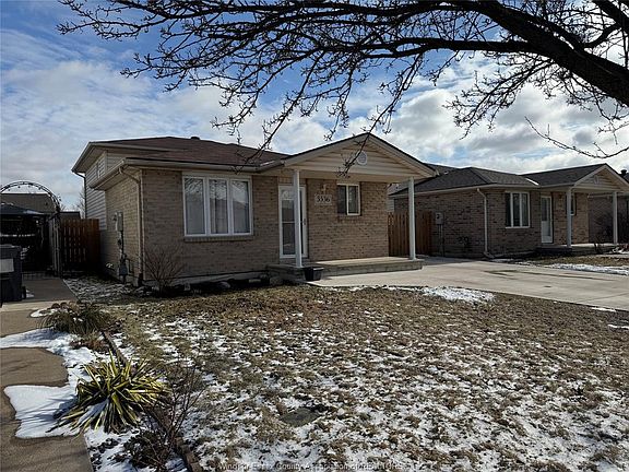 2nd image of 3536 Innerkip Cres