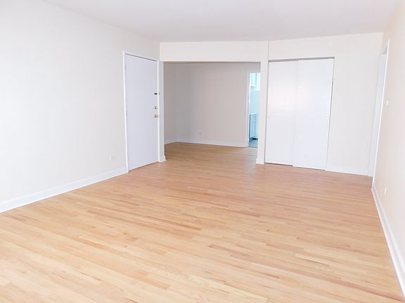 2nd image of 924 Hinman Ave APT 1D