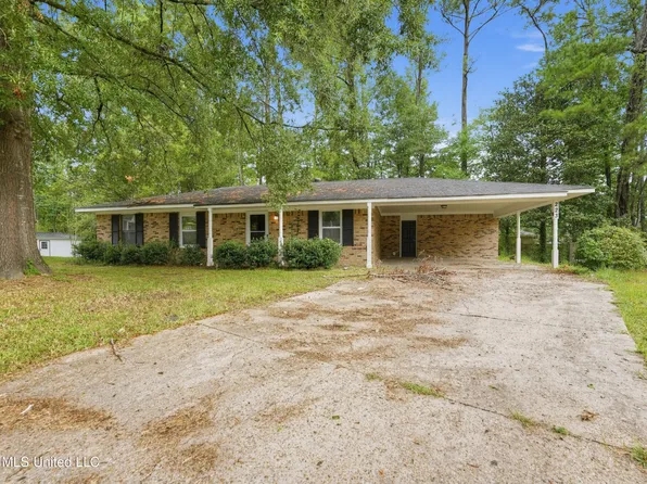 223 One Park Pl, Jackson, MS 39212