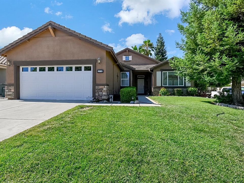 1st image of 215 Stillwater Dr