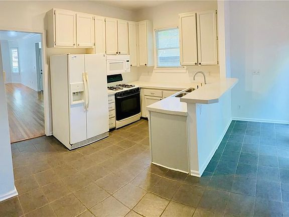 5th image of 316 Logan St SE #A
