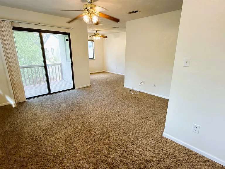 1315 Airport Dr #B02 — Photo 10
