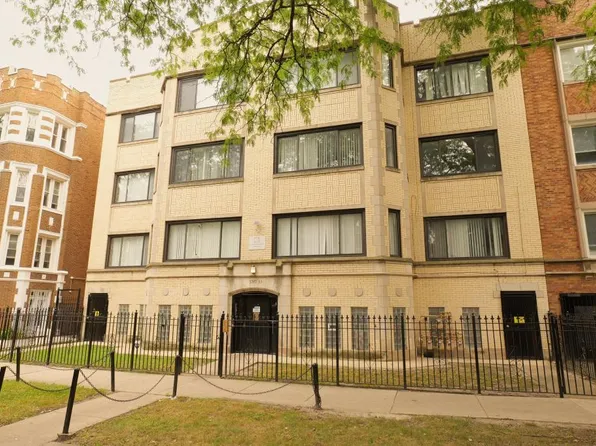 7753 S Essex Ave #2S, Chicago, IL 60649