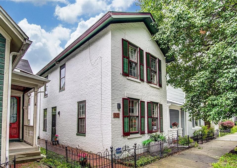 1st image of 431 E 6th St