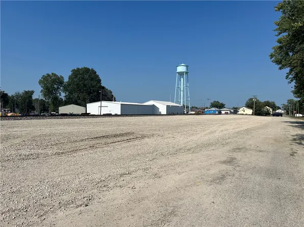 304 S Sandusky St, Catlin, IL 61817