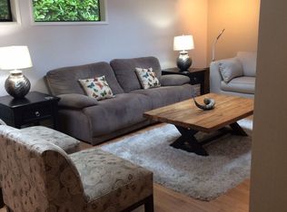 9820 NE 26th St, Bellevue, WA 98004