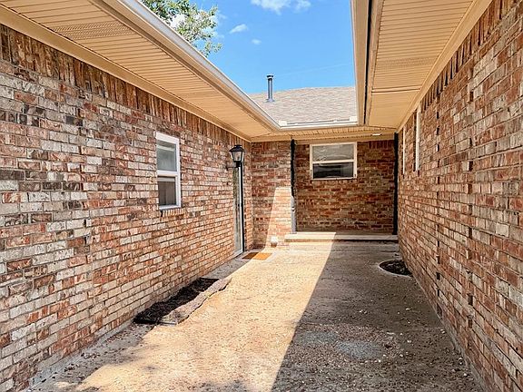 4th image of 4103 N Aydelotte Ave