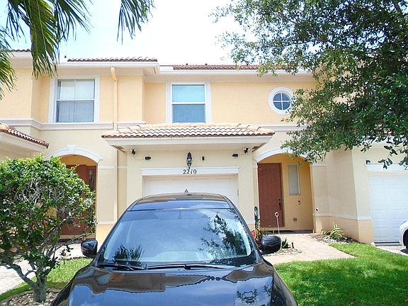 2nd image of 2210 Seminole Palms Drive
