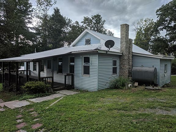 2nd image of 330 Valley Ln