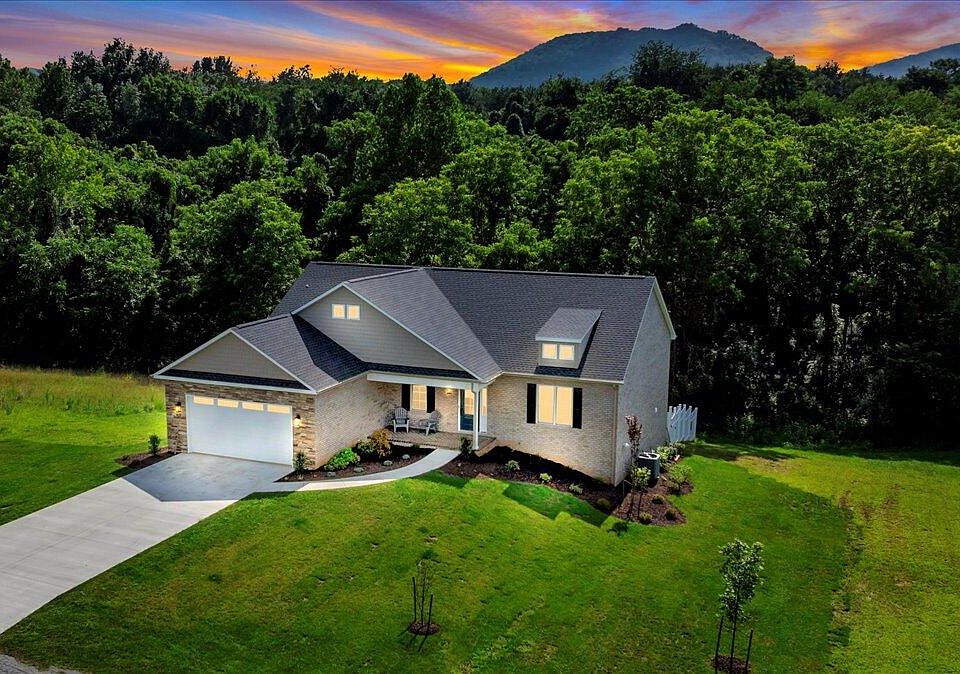 1st image of 447 Hollymeade Ln