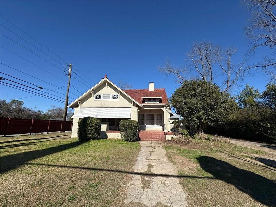 1st image of 2585 Napier Ave
