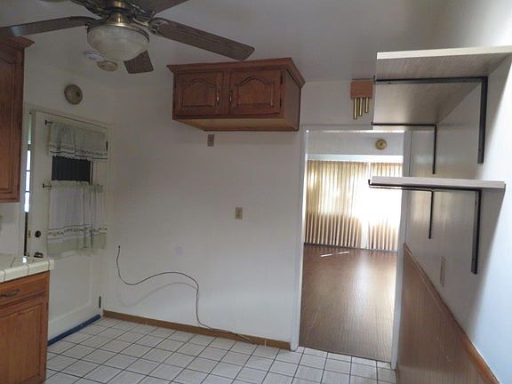 5th image of 847 N Campus Ave