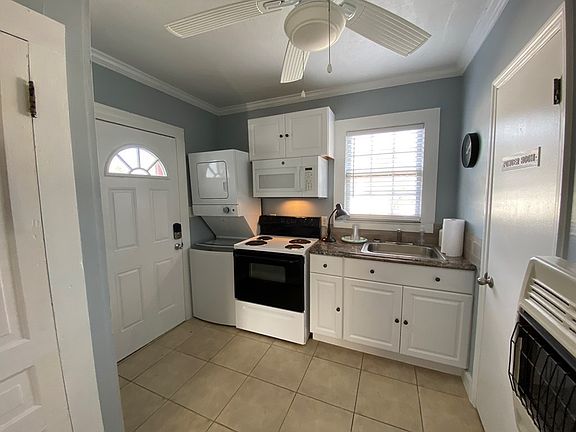 5th image of 307 Commerce St