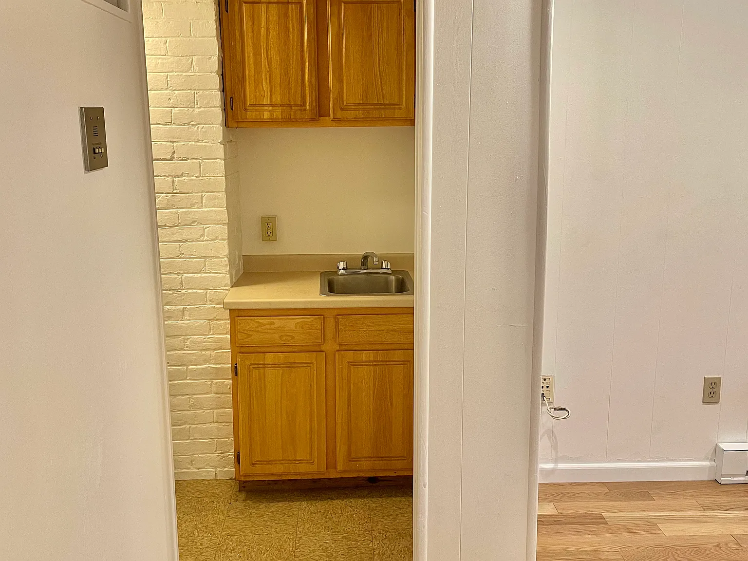 1 bed, 400 sqft, $2,595 — Photo 3