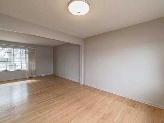 4th image of 1587 Three Lakes Dr