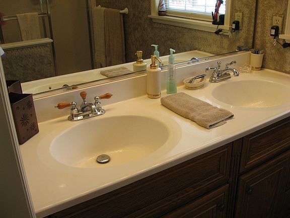 5th image of 1382 Emerson Ln
