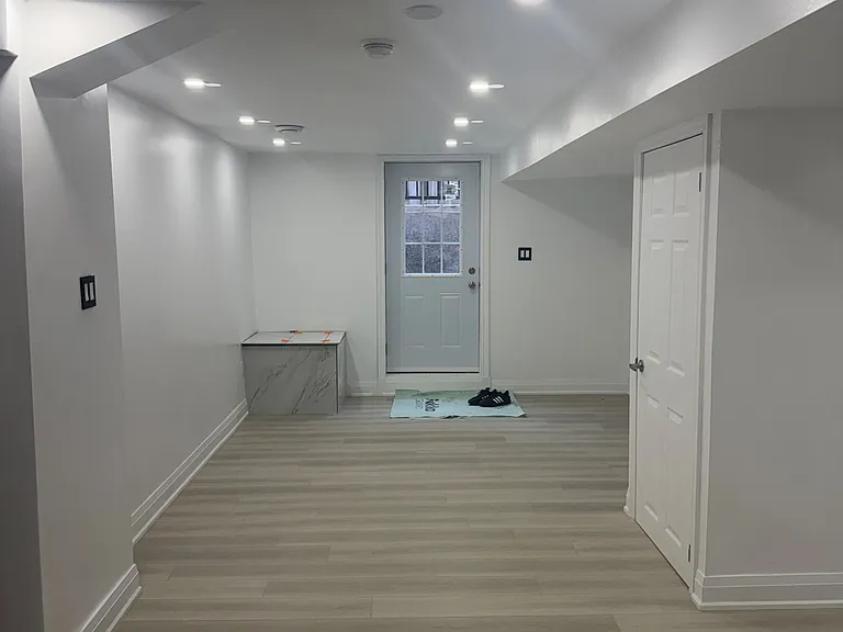 76 Pembry Dr #BASEMENT — Photo 3