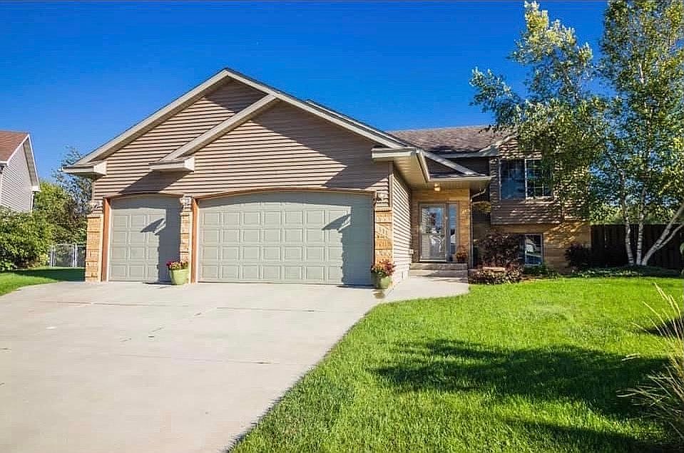1st image of 111 Falcon Ct
