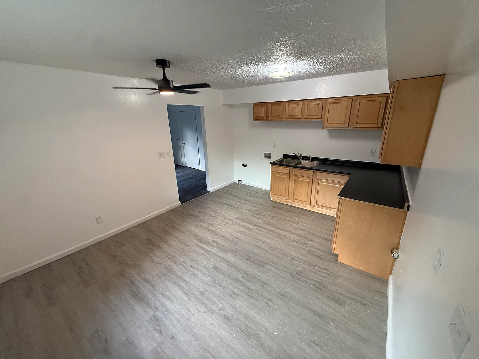 3 bed, 925 sqft, $1,200 — Photo 1