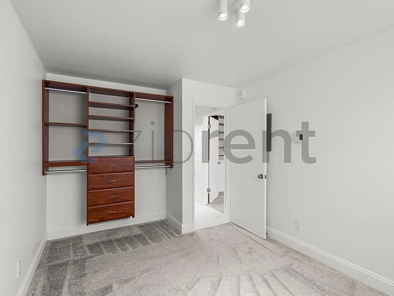 2501 Canterbury Ln E #222 — Photo 7