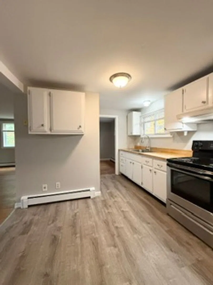 61 Pleasant St — Photo 3